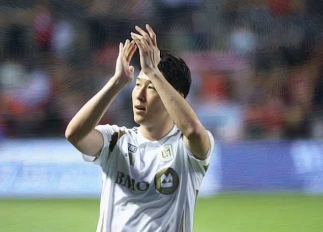 손흥민 유니폼 판매 돌풍! LAFC 역대급 판매량, 메시 넘었다 3 유니폼 판매, 폭발적 증가!